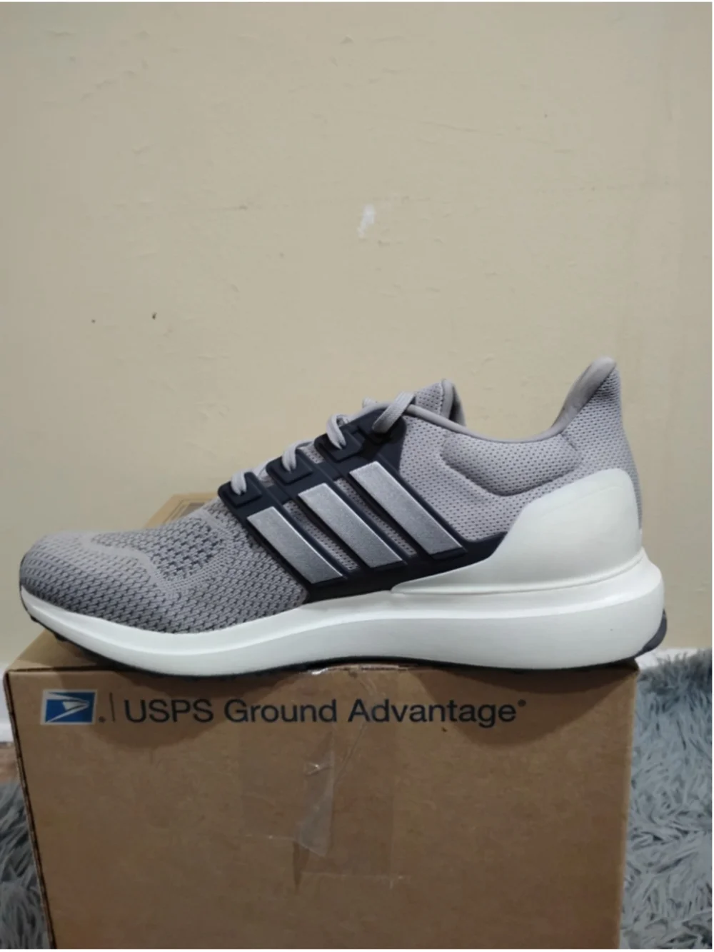 Adidas Ubounce DNA Men Size 12.5 'Grey / Silvermetallic / Grey Sneakers IG6003